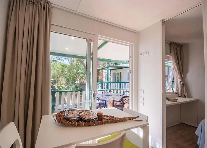 Europa Κάμπινγκ *