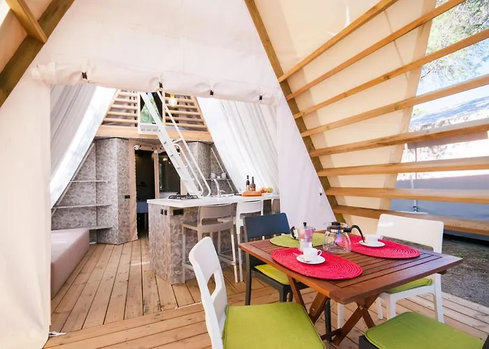 Europa Κάμπινγκ *