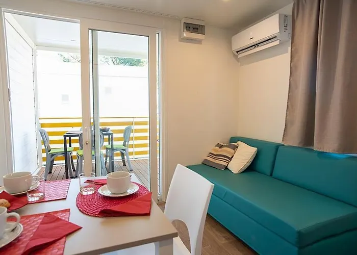 Europa Κάμπινγκ *